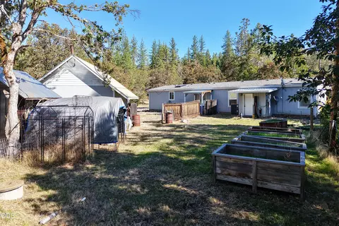 Exterior - 3735 Cobleigh Rd, Eagle Point, OR 97524 photo 13 of 19