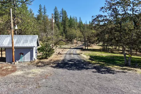 Exterior - 3735 Cobleigh Rd, Eagle Point, OR 97524 photo 14 of 19