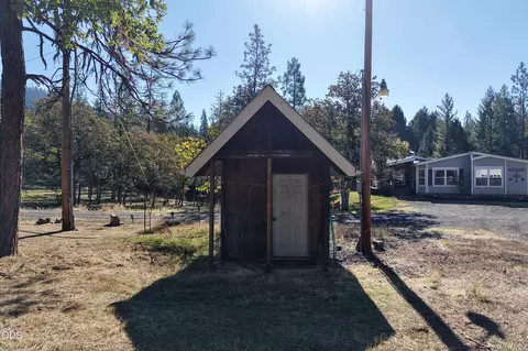 Exterior - 3735 Cobleigh Rd, Eagle Point, OR 97524 photo 6 of 19