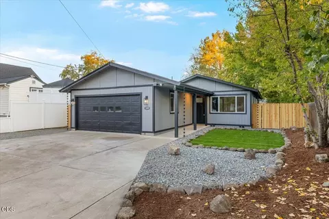 1425 Lawnridge St, Medford, OR 97504