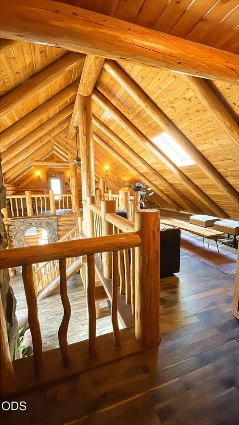 Entry Way - 65705 Highway 20, Bend, OR 97703 photo 2 of 2