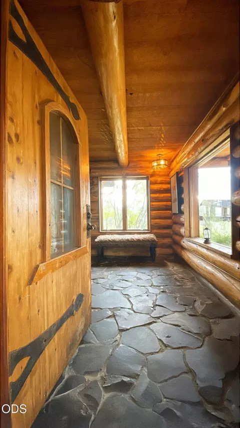 Entry Way - 65705 Highway 20, Bend, OR 97703 photo 1 of 2