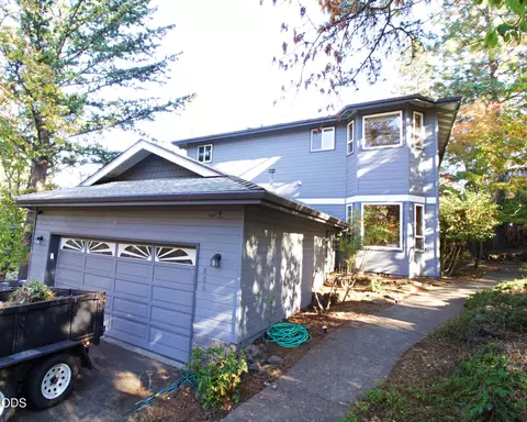 806 S Mountain Ave, Ashland, OR 97520