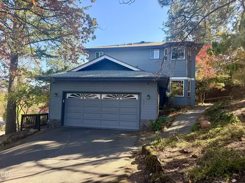 806 S Mountain Ave, Ashland, OR 97520