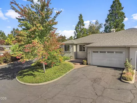 2398 Springbrook Rd #6, Medford, OR 97504