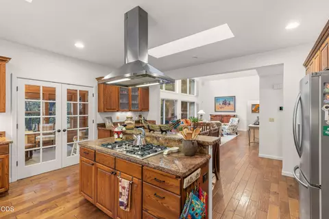 Kitchen - 780 Pinecrest Dr, Grants Pass, OR 97526 photo 5 of 8