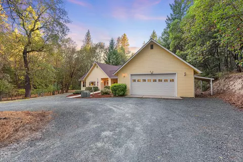 Exterior - 780 Pinecrest Dr, Grants Pass, OR 97526 photo 13 of 15