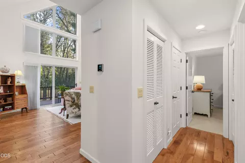 Entry Way - 780 Pinecrest Dr, Grants Pass, OR 97526 photo 2 of 2