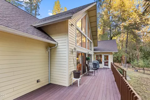 Exterior - 780 Pinecrest Dr, Grants Pass, OR 97526 photo 9 of 15