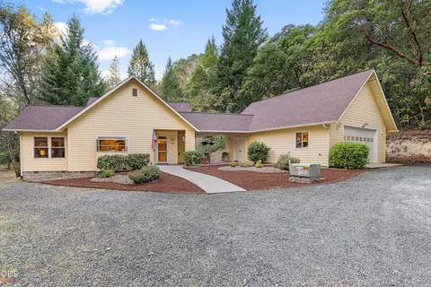 Exterior - 780 Pinecrest Dr, Grants Pass, OR 97526 photo 15 of 15