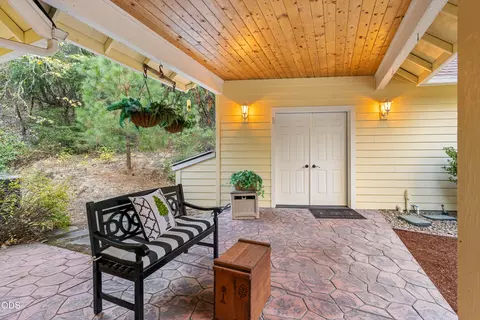 Exterior - 780 Pinecrest Dr, Grants Pass, OR 97526 photo 12 of 15