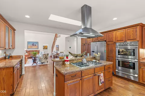Kitchen - 780 Pinecrest Dr, Grants Pass, OR 97526 photo 6 of 8