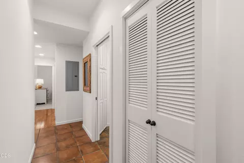 Entry Way - 780 Pinecrest Dr, Grants Pass, OR 97526 photo 1 of 2