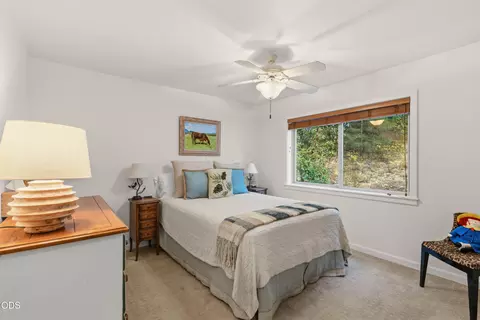 Bedroom - 780 Pinecrest Dr, Grants Pass, OR 97526 photo 1 of 6