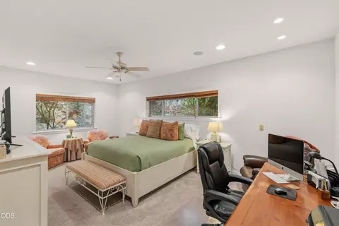 Bedroom - 780 Pinecrest Dr, Grants Pass, OR 97526 photo 3 of 6