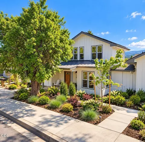 158 N Mountain Ave, Ashland, OR 97520