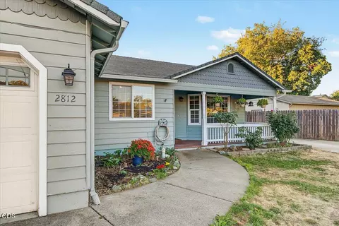 2812 Table Rock Rd, Medford, OR 97501