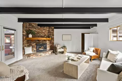 Living - 714 NE 10th St, Bend, OR 97701 photo 3 of 7