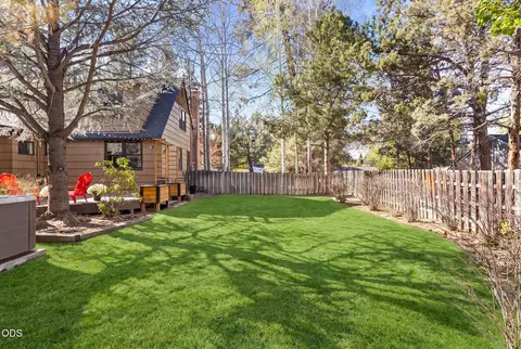 Exterior - 714 NE 10th St, Bend, OR 97701 photo 10 of 12