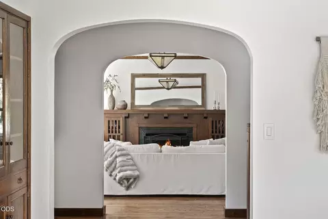 Entry Way - 714 NE 10th St, Bend, OR 97701 photo 4 of 5