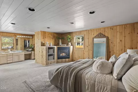Bedroom - 714 NE 10th St, Bend, OR 97701 photo 1 of 8