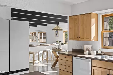Kitchen - 714 NE 10th St, Bend, OR 97701 photo 3 of 6
