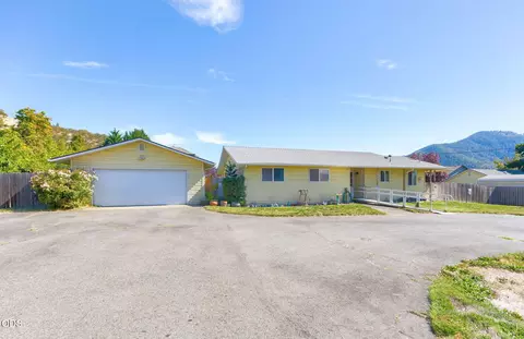 309 NE Terry Ln, Grants Pass, OR 97526