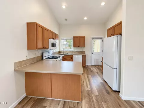 Kitchen - 20648 Beaumont Dr, Bend, OR 97701 photo 2 of 3