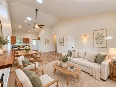 Living - 20648 Beaumont Dr, Bend, OR 97701 photo 3 of 7