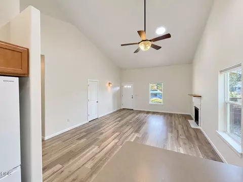 Living - 20648 Beaumont Dr, Bend, OR 97701 photo 7 of 7