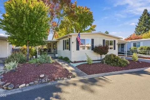 3431 S Pacific Hwy #SPC 97, Medford, OR 97501