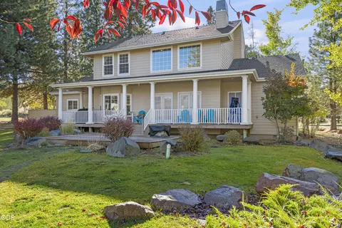 9506 Kestrel Rd, Klamath Falls, OR 97601