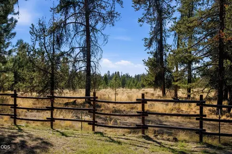 Exterior - 52971 Walker Way, La Pine, OR 97739 photo 2 of 9