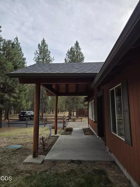 Exterior - 52971 Walker Way, La Pine, OR 97739 photo 8 of 9