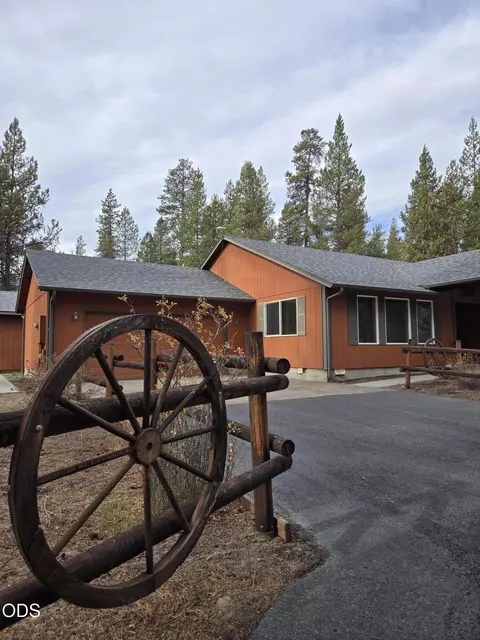 Exterior - 52971 Walker Way, La Pine, OR 97739 photo 6 of 9