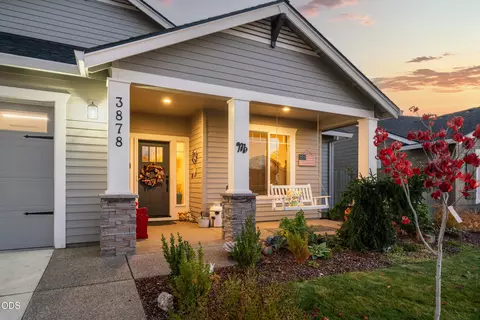 3878 Arena Dr, Medford, OR 97504