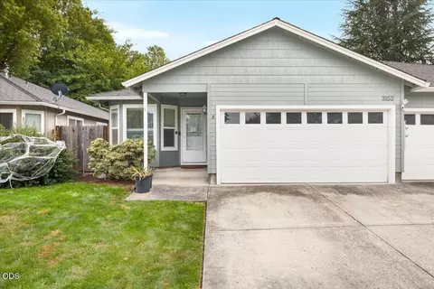 3152 Forest Hills Dr, Medford, OR 97504
