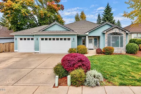 3477 Parkway Dr, Medford, OR 97504