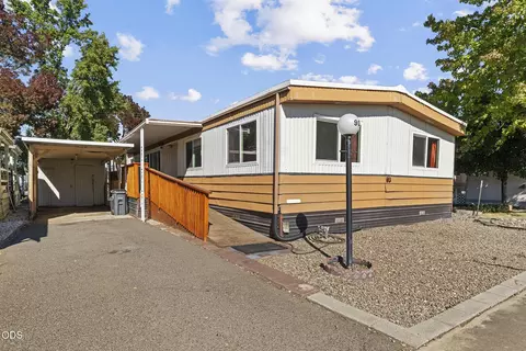 2385 Table Rock Rd #SPC 90, Medford, OR 97501