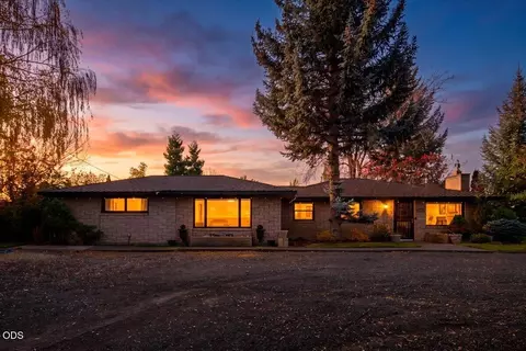 2846 W Antler Ave, Redmond, OR 97756