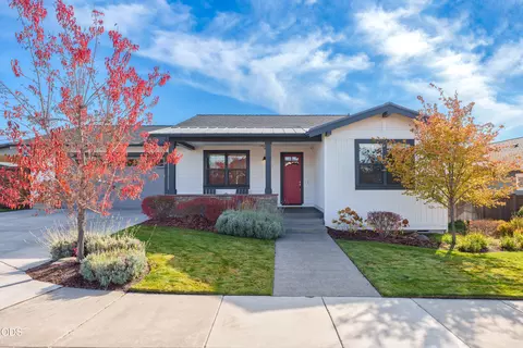 4642 SW Yew Leaf Ct, Redmond, OR 97756