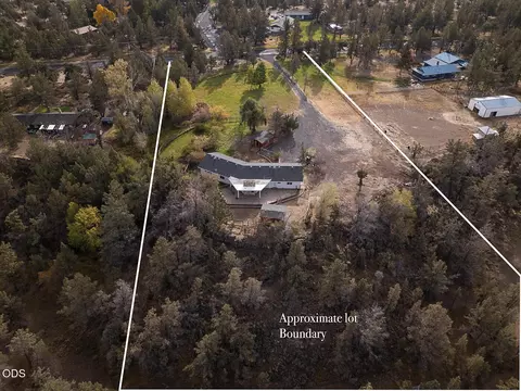 3915 NW 21st St, Redmond, OR 97756