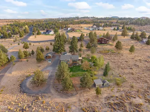 View/Area - 59866 Calgary Loop, Bend, OR 97702 photo 4 of 6