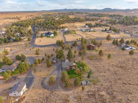 View/Area - 59866 Calgary Loop, Bend, OR 97702 photo 3 of 6
