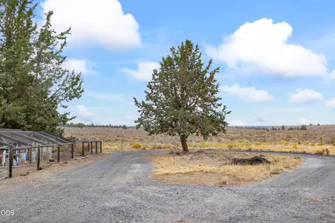 Exterior - 59866 Calgary Loop, Bend, OR 97702 photo 18 of 26
