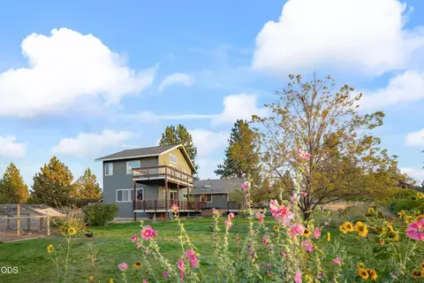 Exterior - 59866 Calgary Loop, Bend, OR 97702 photo 6 of 26