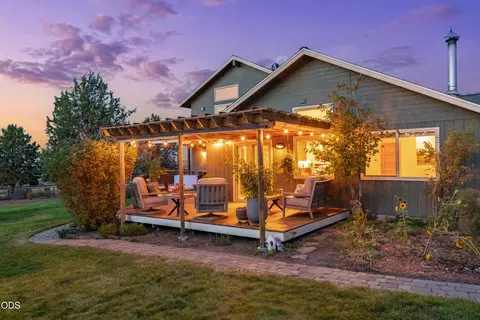 Exterior - 59866 Calgary Loop, Bend, OR 97702 photo 3 of 26