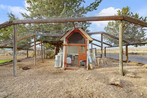 Exterior - 59866 Calgary Loop, Bend, OR 97702 photo 21 of 26