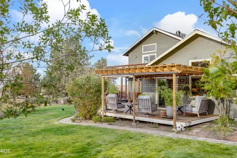 Exterior - 59866 Calgary Loop, Bend, OR 97702 photo 15 of 26