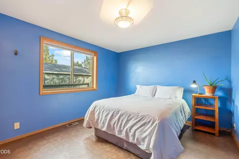 Bedroom - 59866 Calgary Loop, Bend, OR 97702 photo 2 of 3